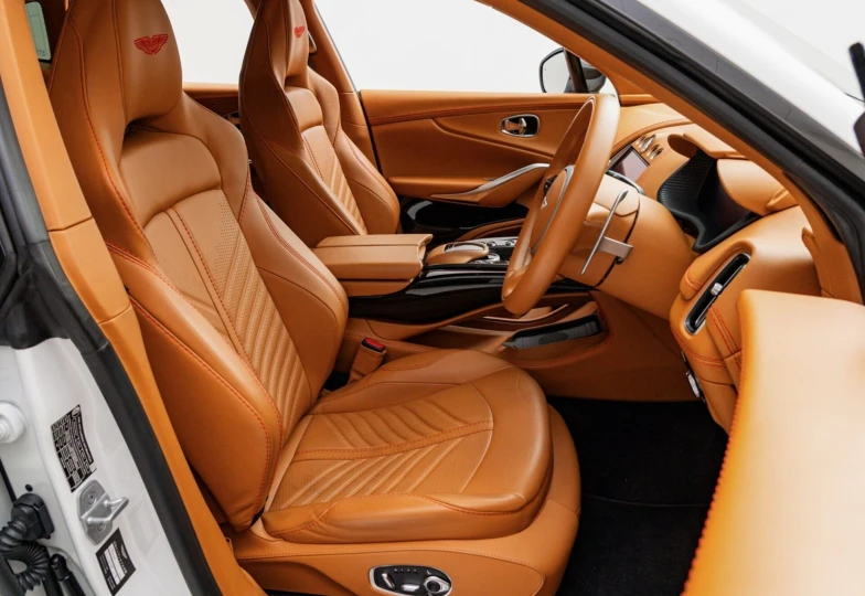 Aston Martin DBX White