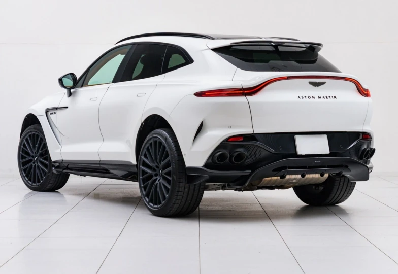 Aston Martin DBX White