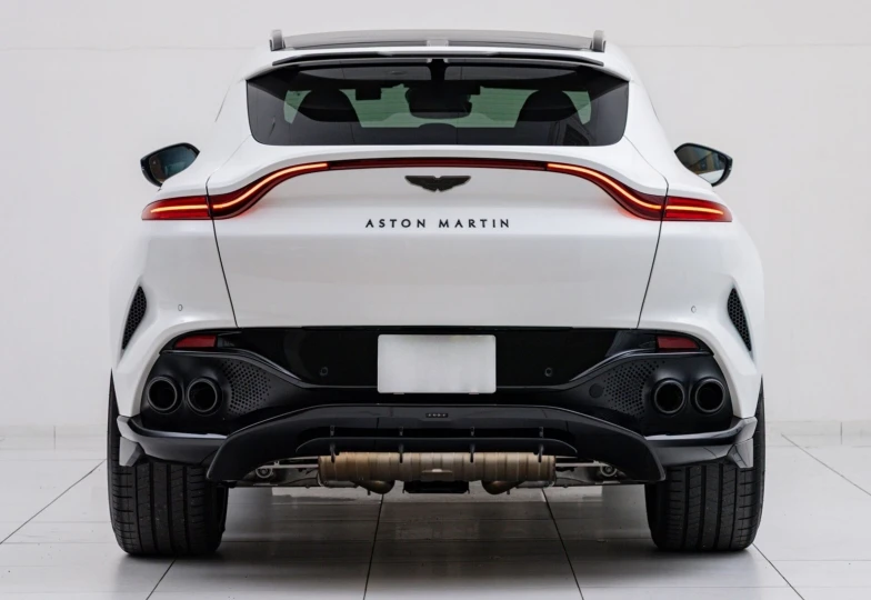 Aston Martin DBX White