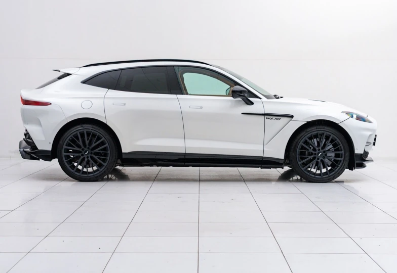 Aston Martin DBX White