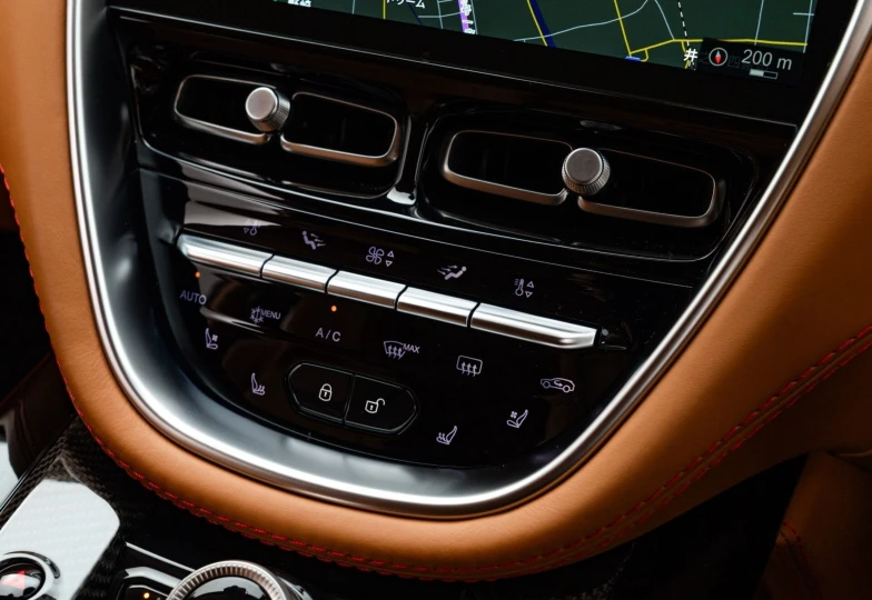 Aston Martin DBX White