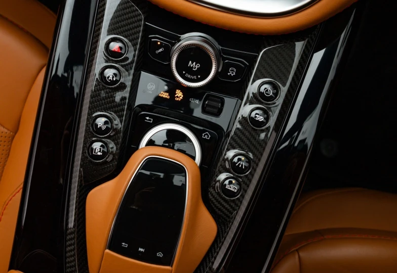 Aston Martin DBX White