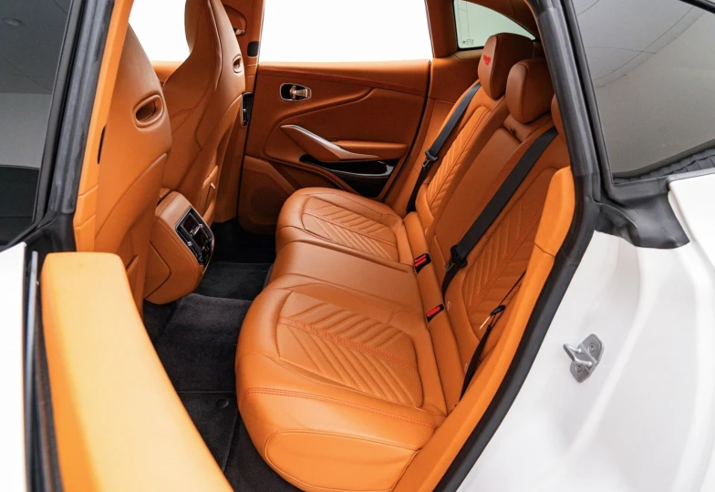 Aston Martin DBX White