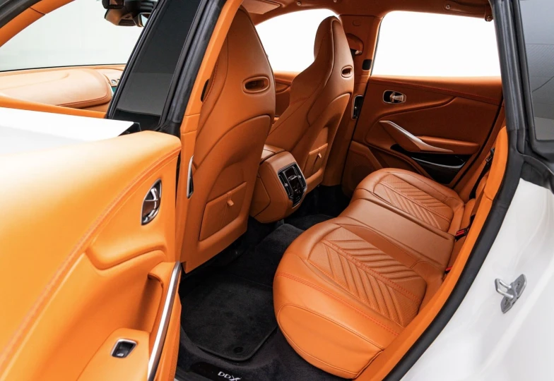 Aston Martin DBX White