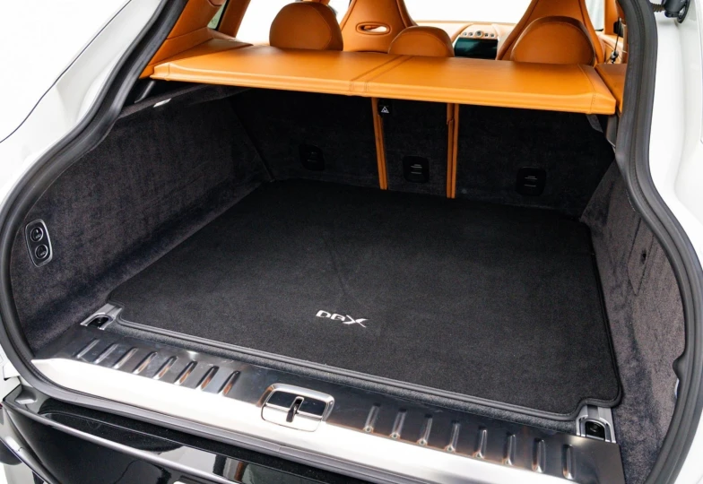 Aston Martin DBX White