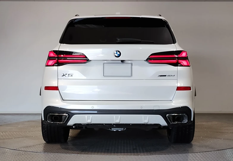 BMW X5 White