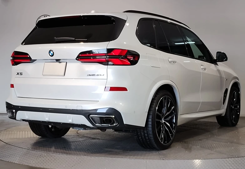 BMW X5 White