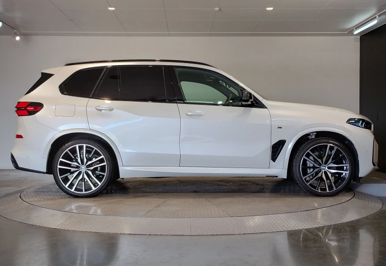 BMW X5 White