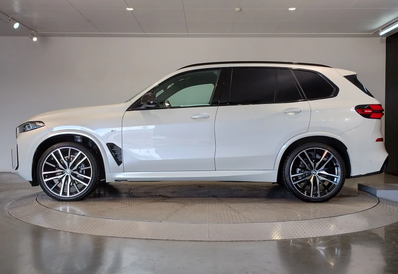 BMW X5 White
