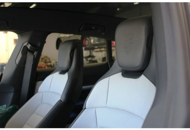 Porsche Taycan White