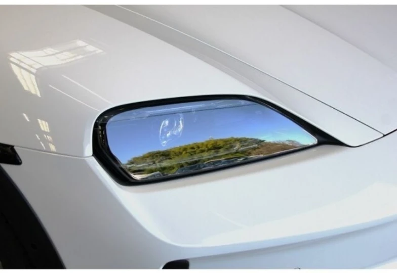 Porsche Taycan White