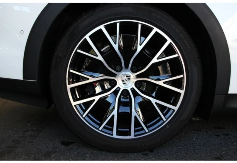 Porsche Taycan White