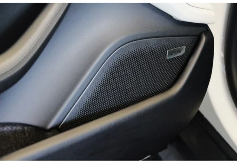 Porsche Taycan White