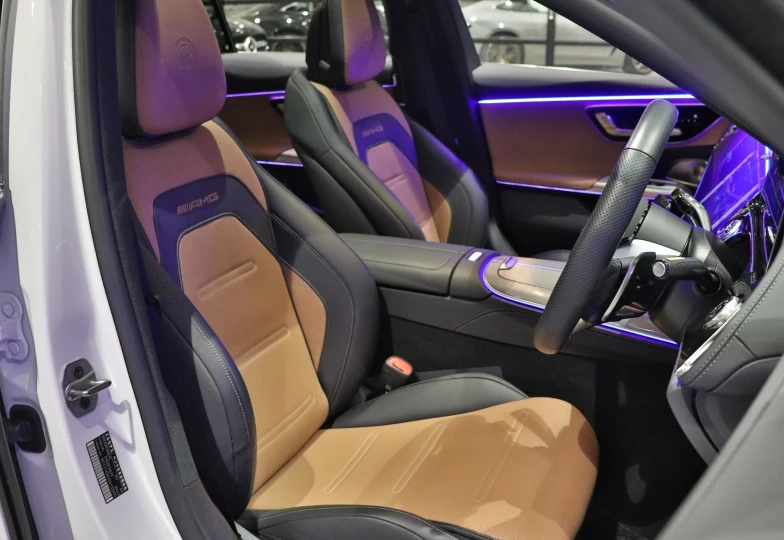 Mercedes E-class Белый