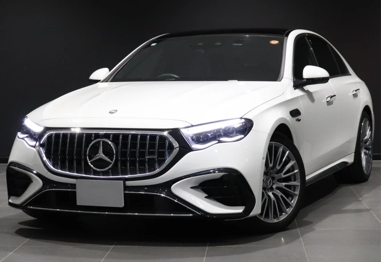 Mercedes E-class Белый