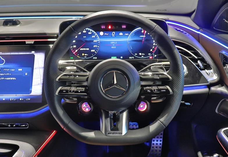 Mercedes E-class Белый