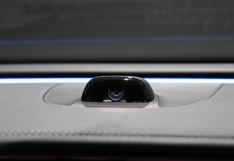 Mercedes E-class Белый