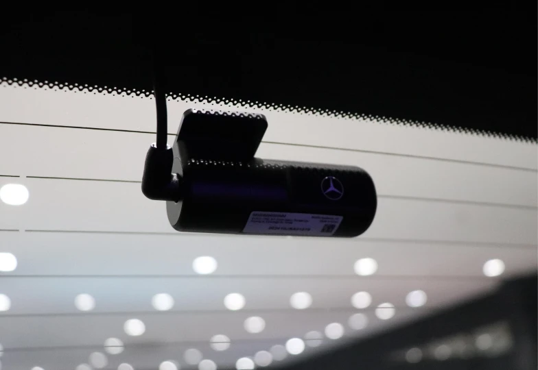 Mercedes E-class Белый