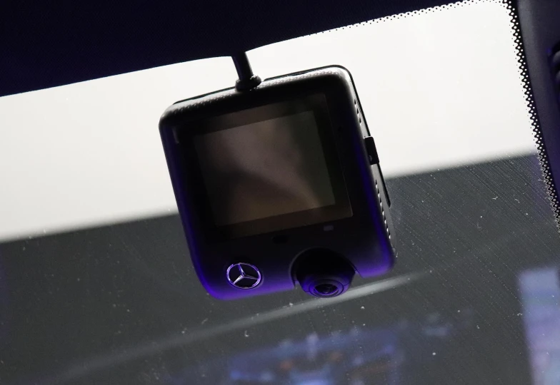 Mercedes E-class Белый