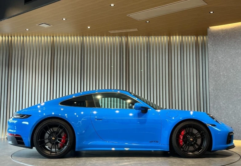 Porsche 911 Blue
