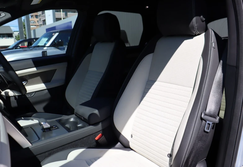 Land Rover Discovery Sport Grey