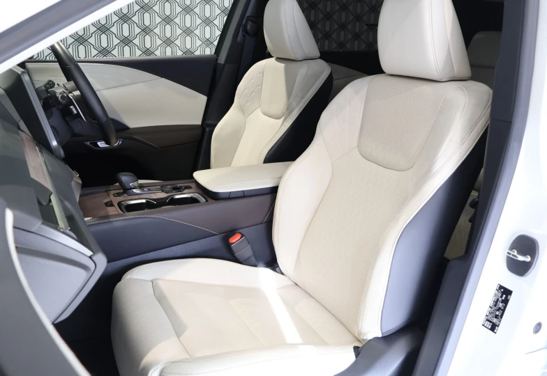 Lexus RX Белый