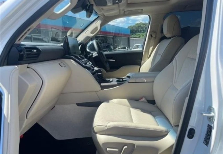 Toyota Land Cruiser White