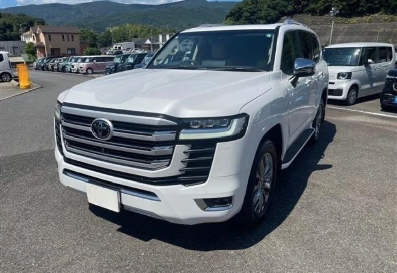 Toyota Land Cruiser White