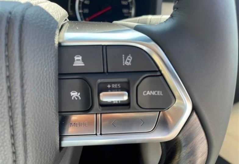 Toyota Land Cruiser White