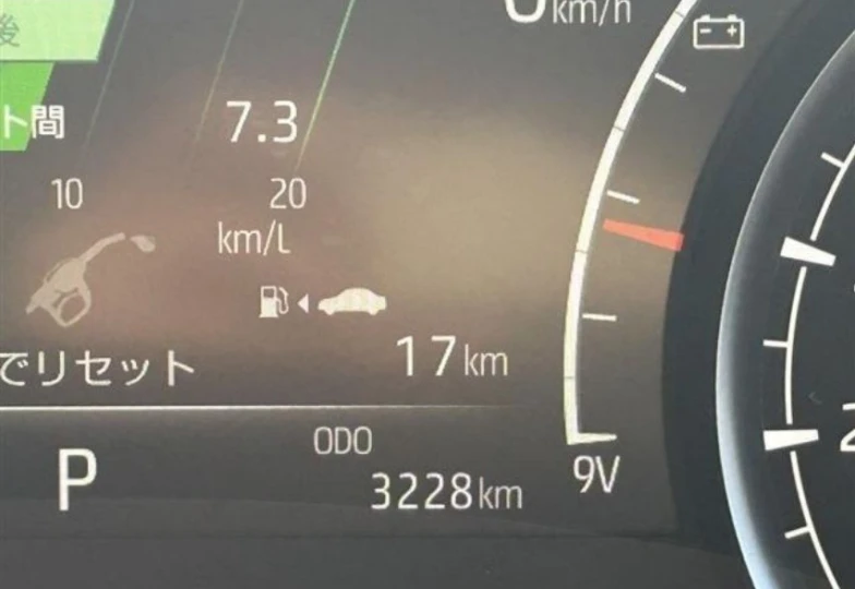 Toyota Land Cruiser White