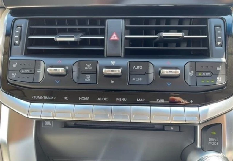 Toyota Land Cruiser White