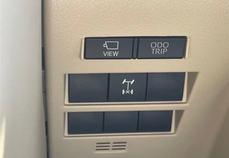 Toyota Land Cruiser White