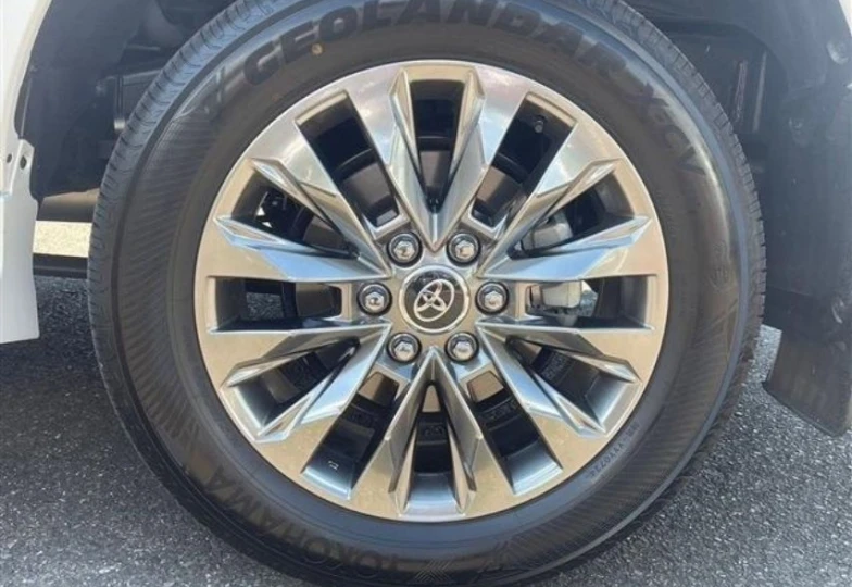 Toyota Land Cruiser White