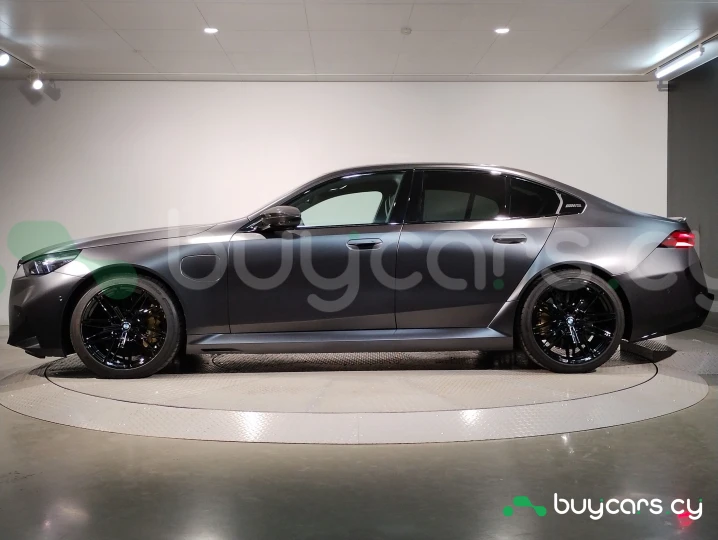 BMW M5 Черный