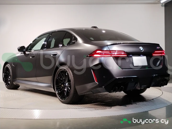 BMW M5 Черный