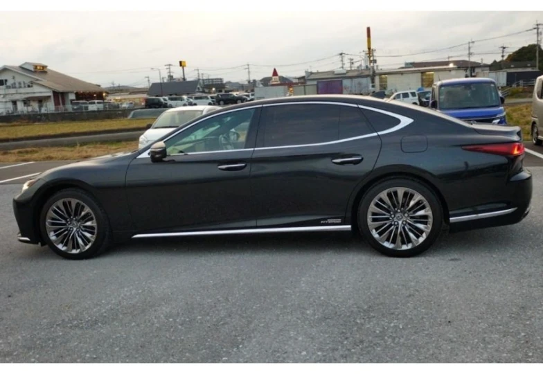 Lexus LS Черный