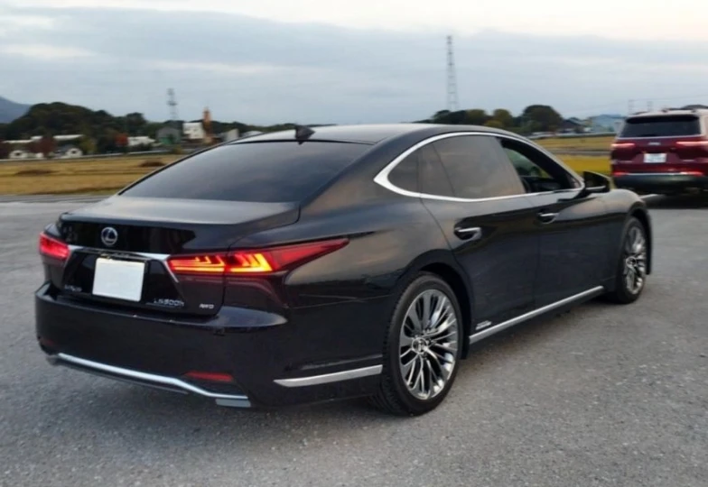 Lexus LS Черный