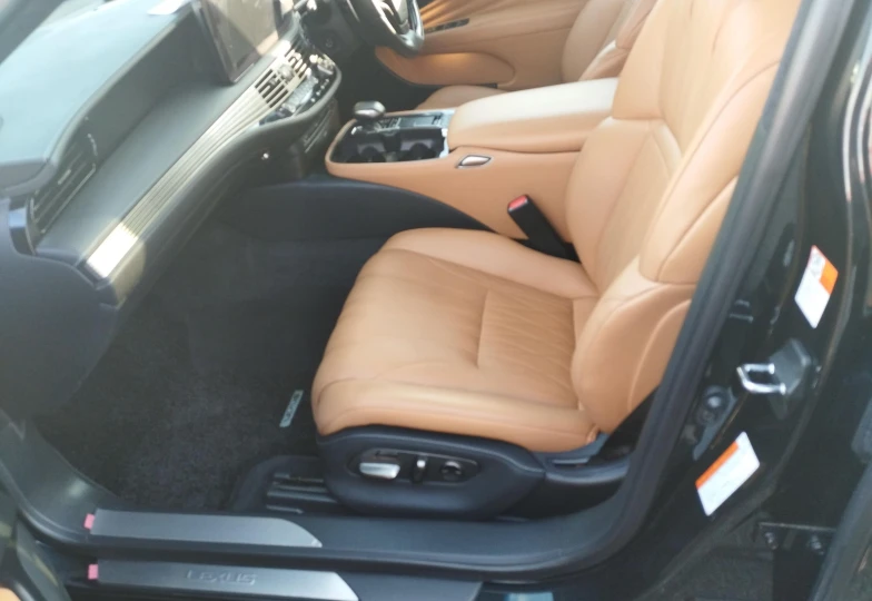 Lexus LS Черный