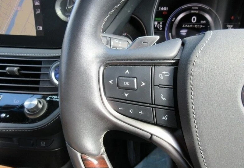 Lexus LS Черный