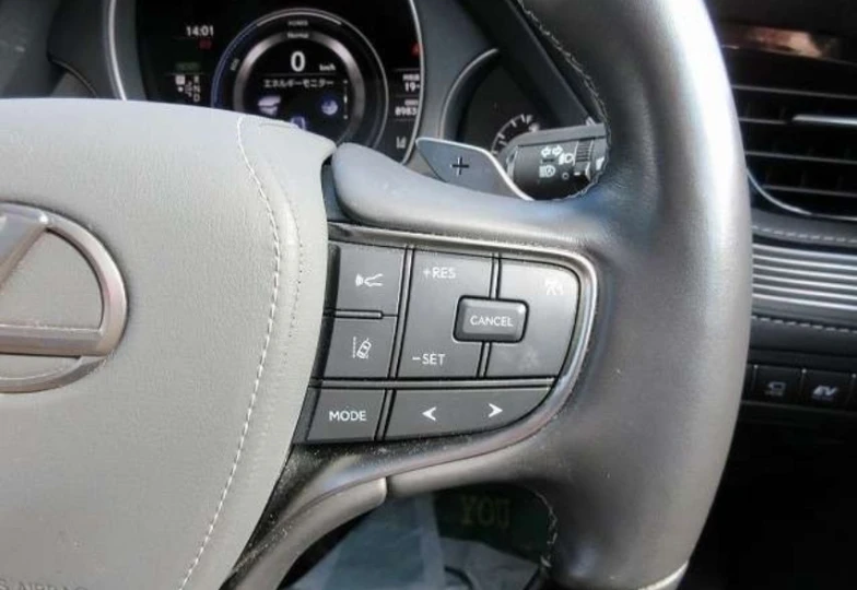 Lexus LS Черный