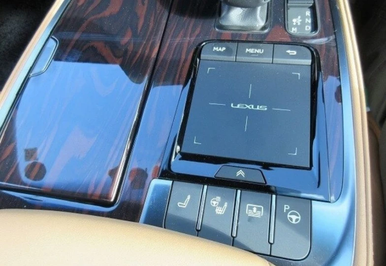 Lexus LS Черный