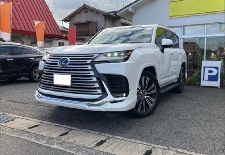 Lexus LX White