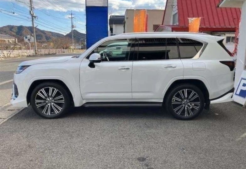 Lexus LX White