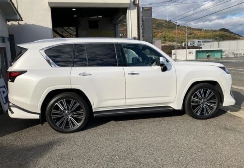 Lexus LX White