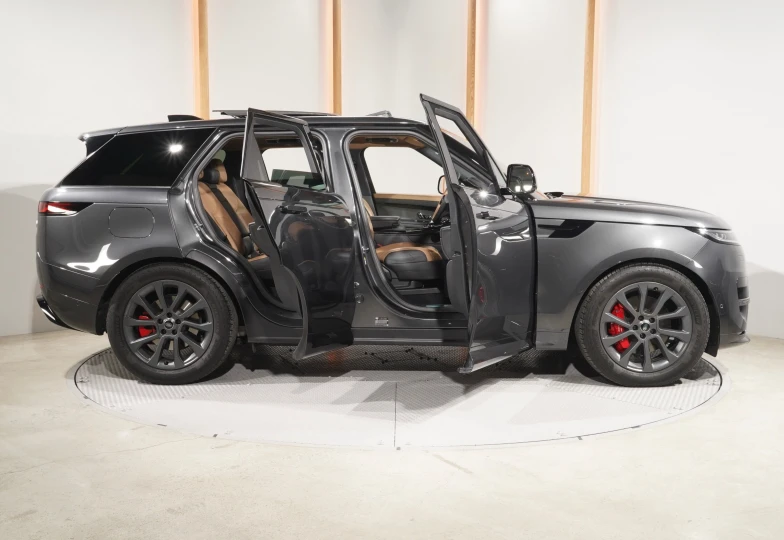 Land Rover Range Rover Sport Черный