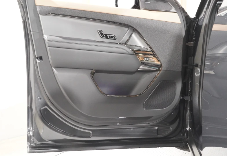 Land Rover Range Rover Sport Черный