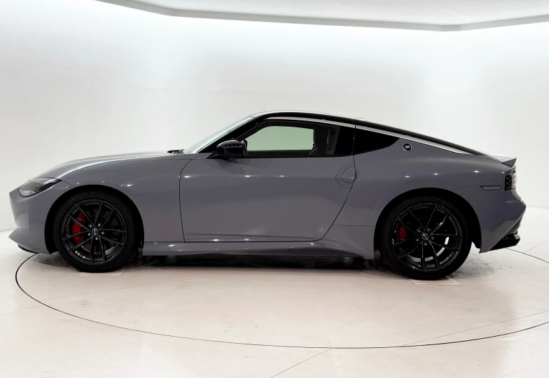 Nissan Fairlady z Grey