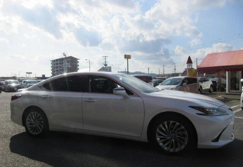 Lexus ES White