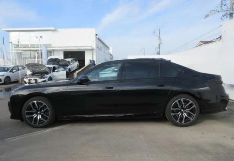 BMW 7 series Black
