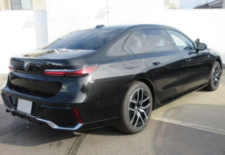 BMW 7 series Black